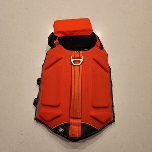 Arcadia trail dog life jacket. Size M